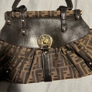 Authentic Fendi 😍 Great condition purchased from Bloomingdale’s….